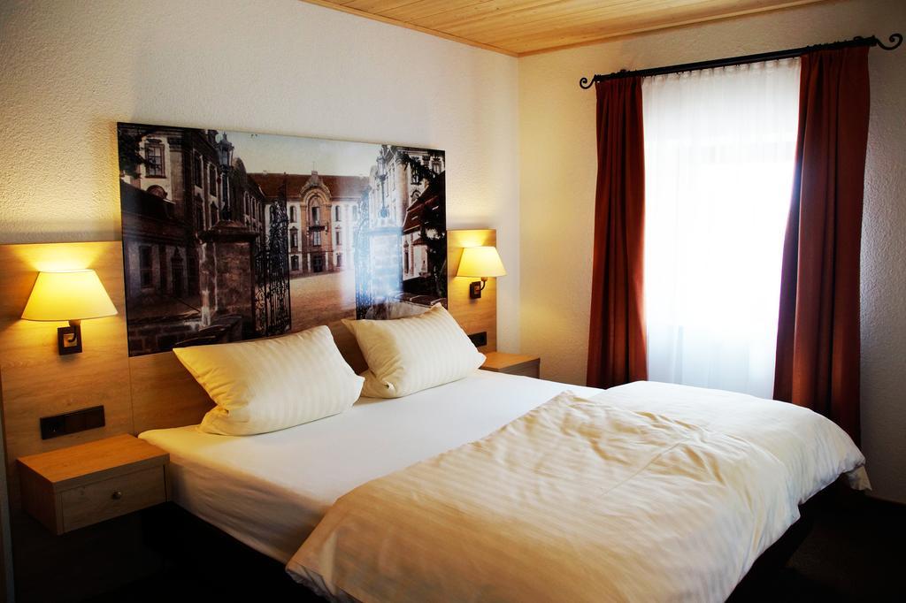Gasthof Adler Schillingsfürst Chambre photo